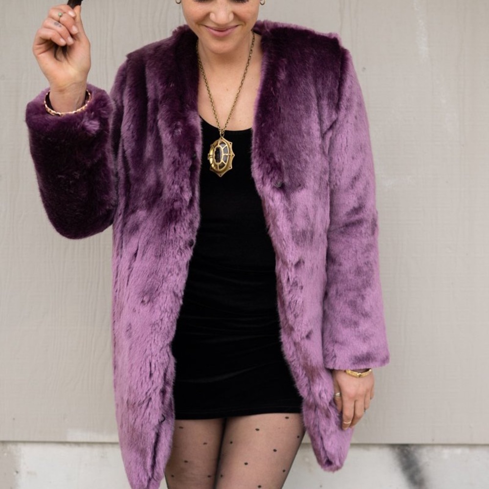 NWOT Lavender Wolf Luxe Faux Fur Coat